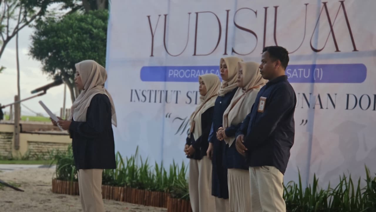 Institut Studi Islam Sunan Doe Gelar Yudisium Penuh Khidmat di Semenanjung Hotel Merrumata